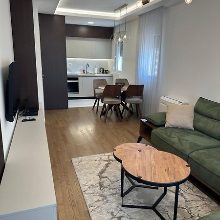 Luxury Apartments D&B Podgorica Buitenkant foto