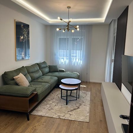 Luxury Apartments D&B Podgorica Buitenkant foto