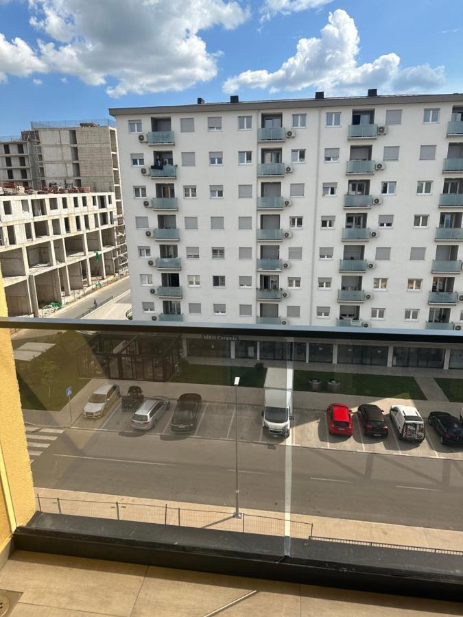 Luxury Apartments D&B Podgorica Buitenkant foto