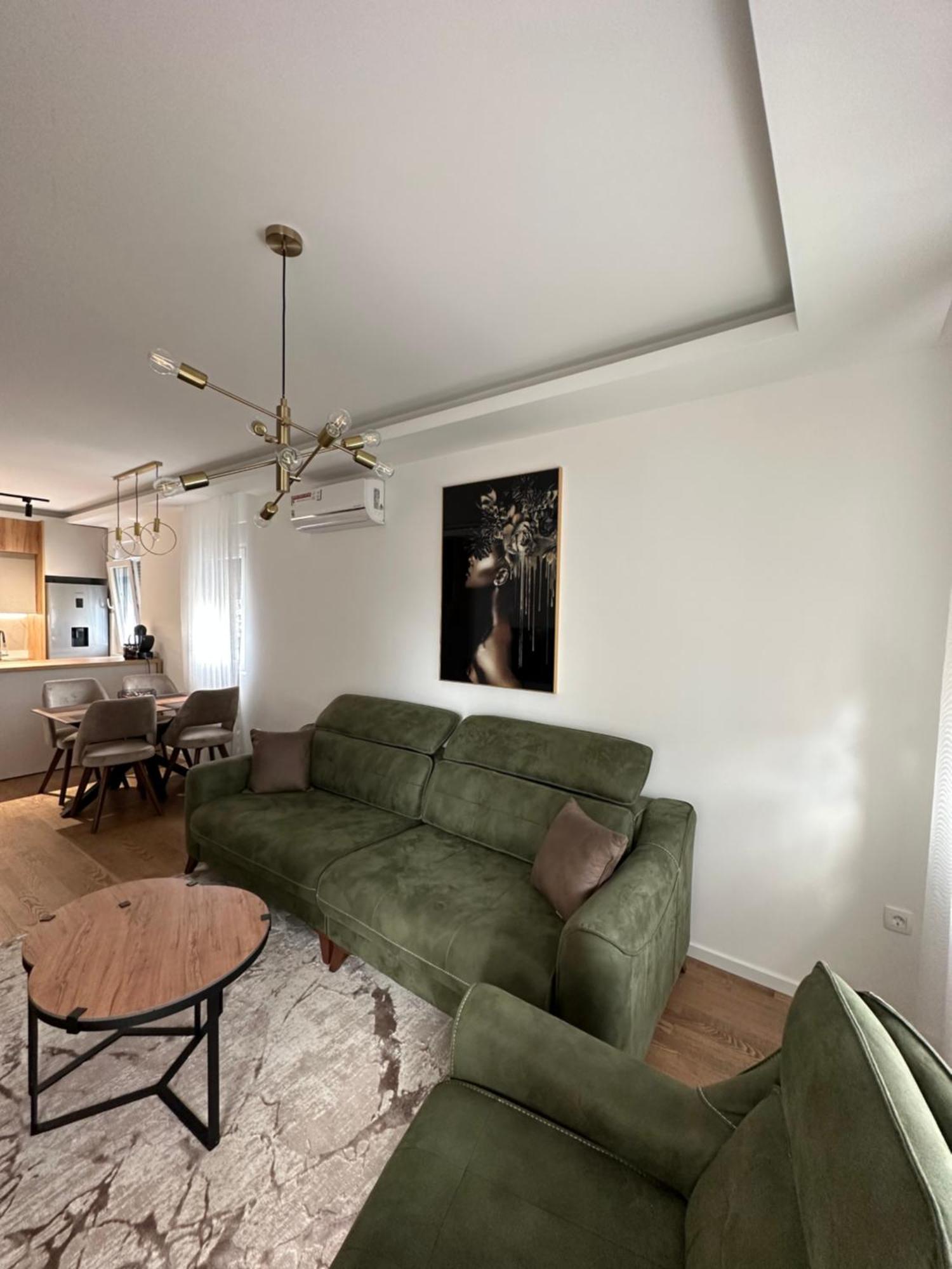 Luxury Apartments D&B Podgorica Buitenkant foto