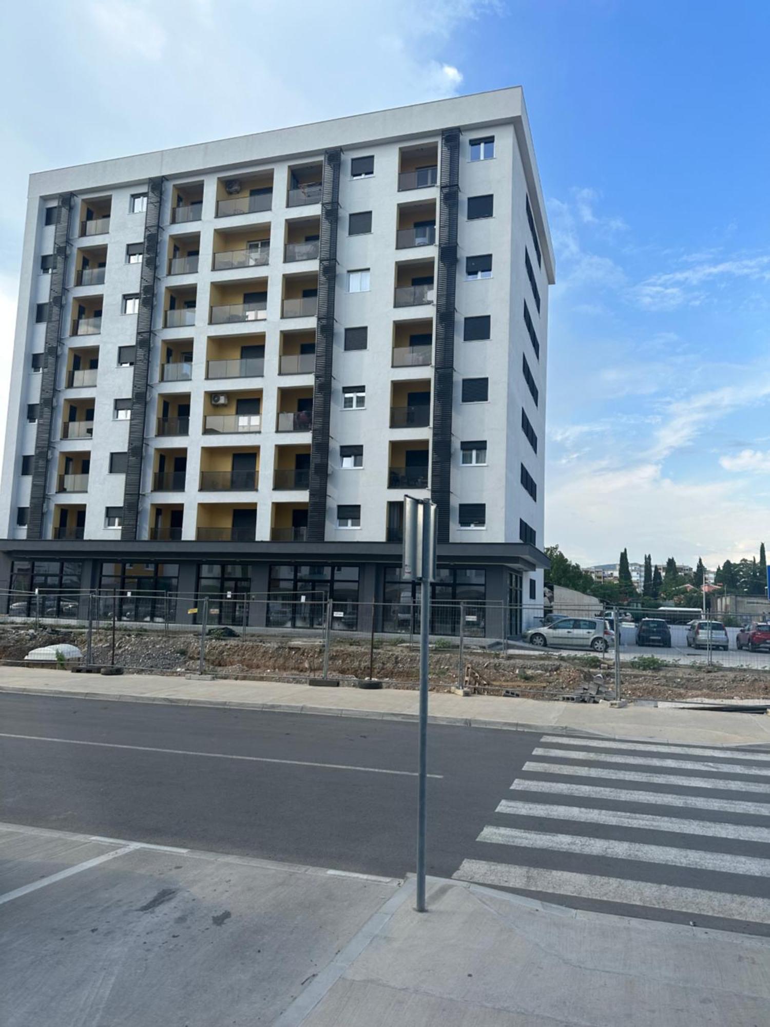 Luxury Apartments D&B Podgorica Buitenkant foto