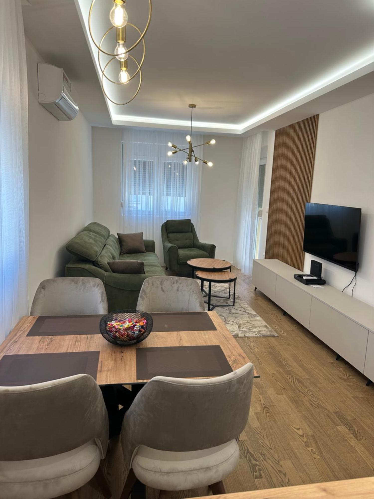 Luxury Apartments D&B Podgorica Buitenkant foto