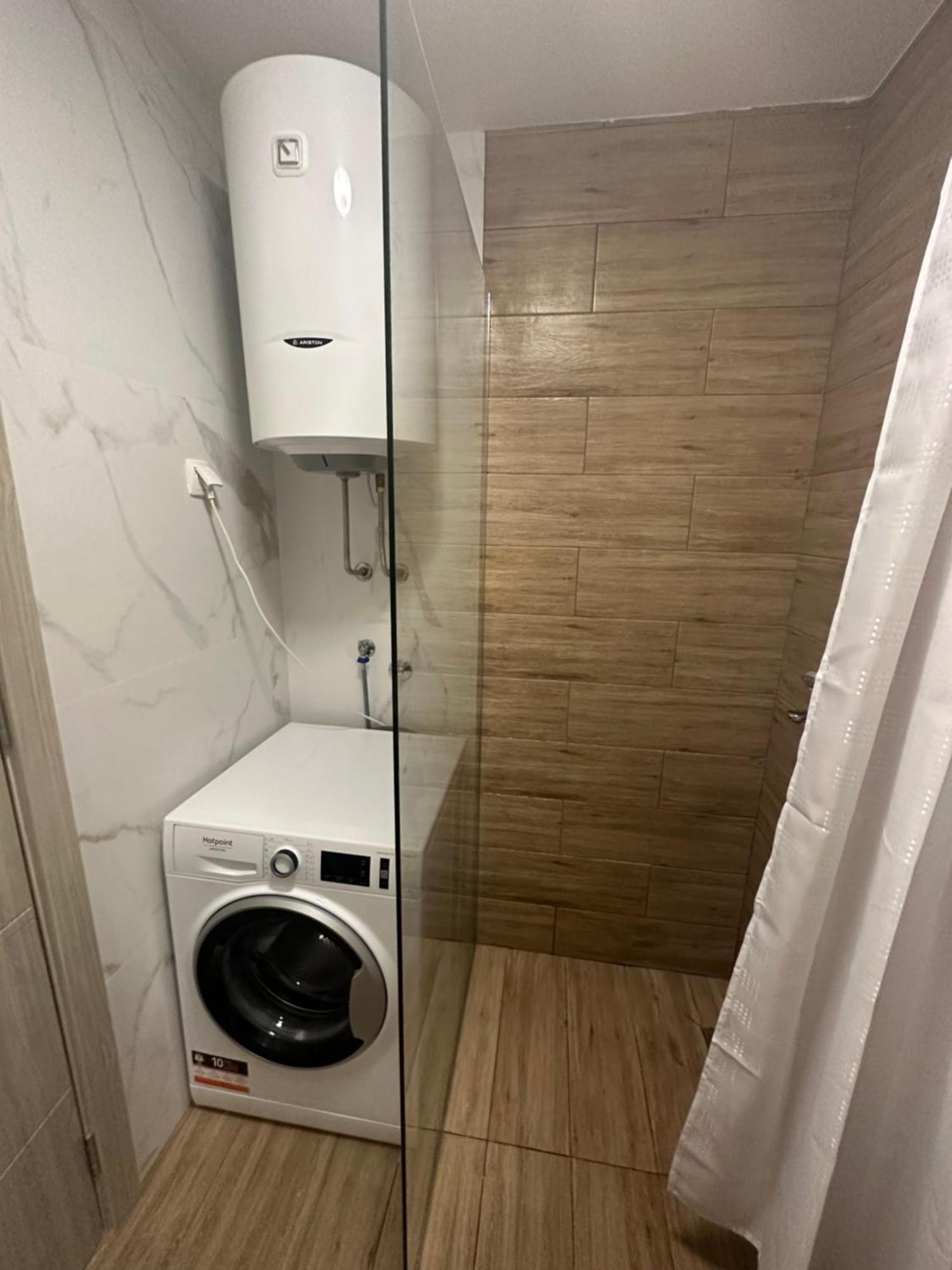 Luxury Apartments D&B Podgorica Buitenkant foto