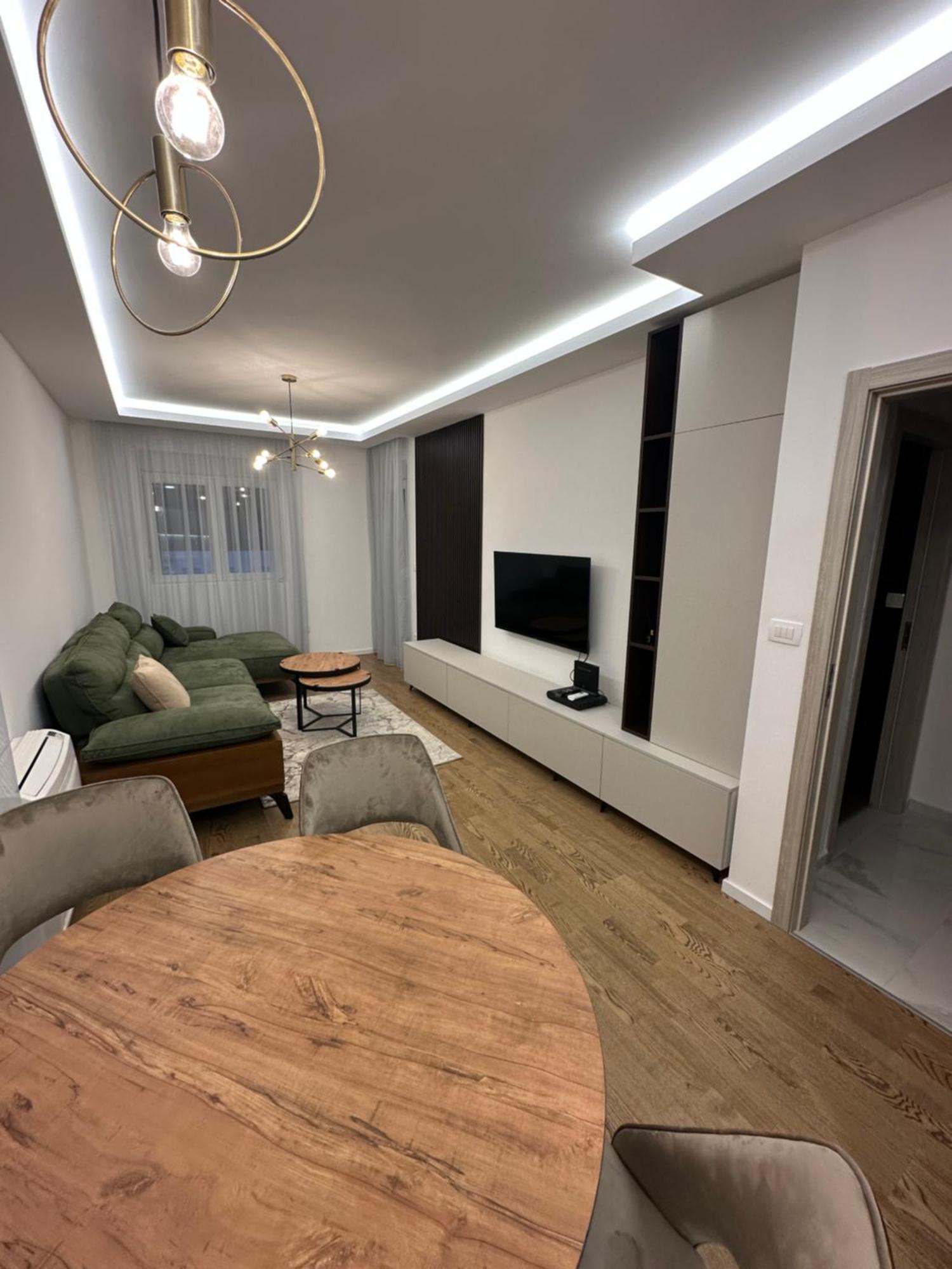 Luxury Apartments D&B Podgorica Buitenkant foto